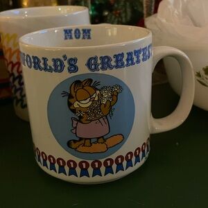 90’s Mom Coffee Cup w/the always charming, Garfield. “Worlds Greatest Mom”